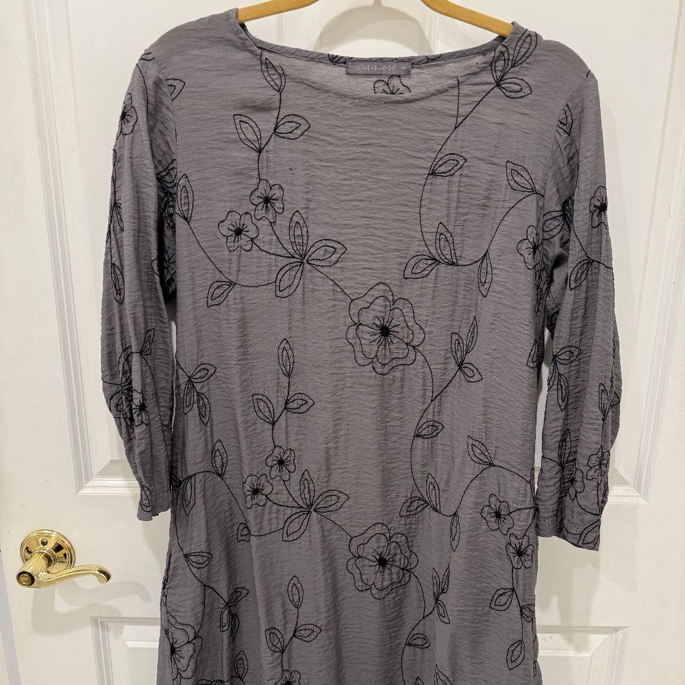 Cutloose Stitched dress Size Small